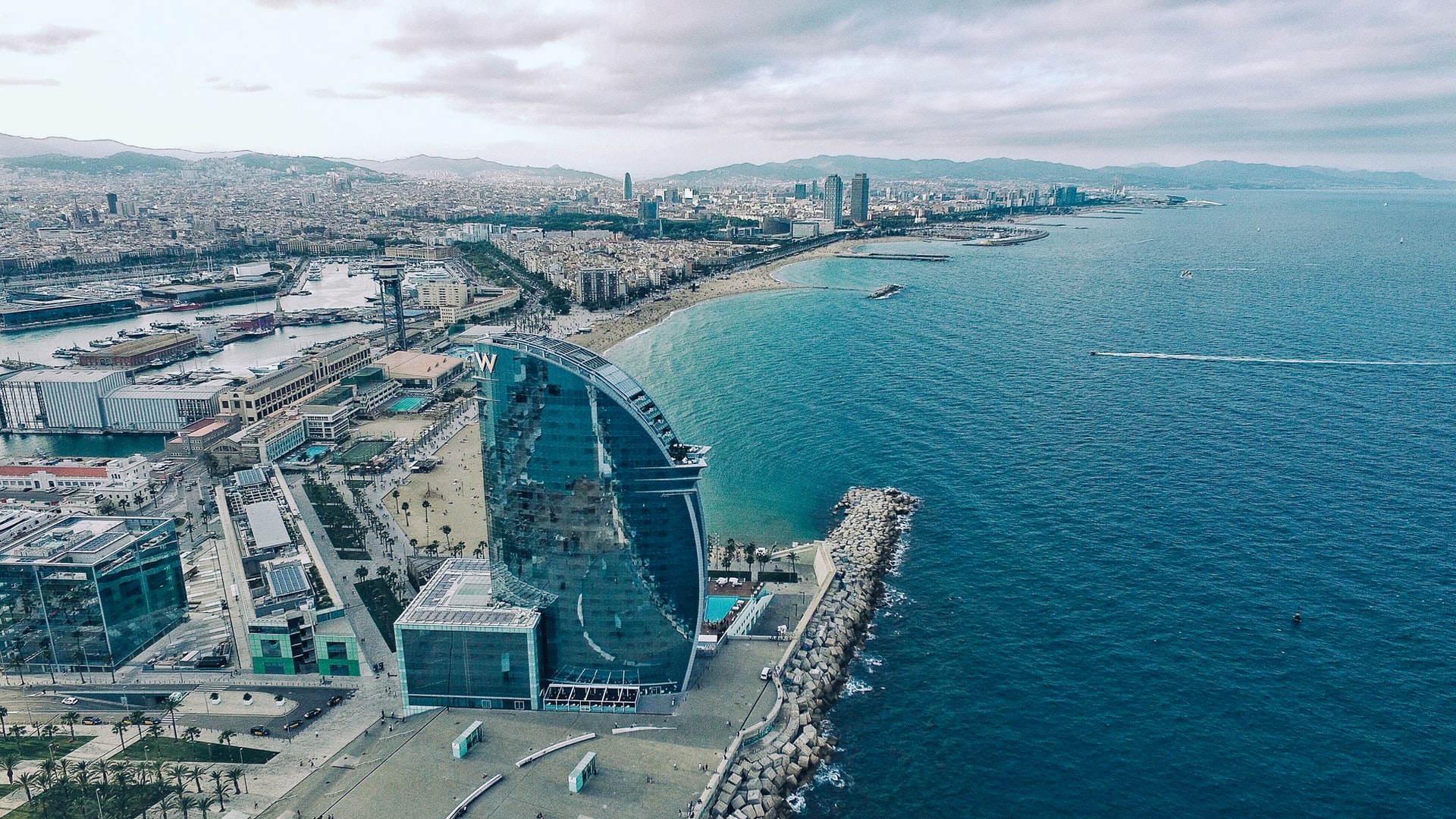 ¿Cómo adquirir un inmueble en España?, el programa Golden Visa