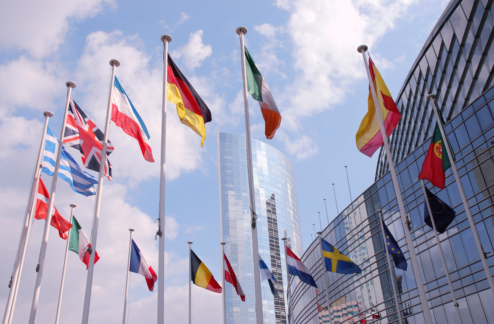 Detailed comparison: Residency and citizenship programs by investment
